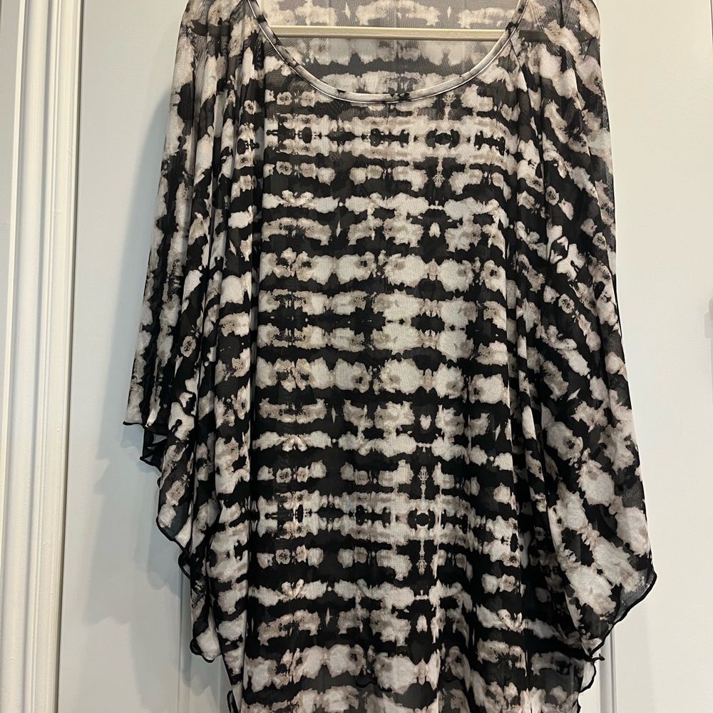 Cha Cha Vente Monochrome Mesh Top